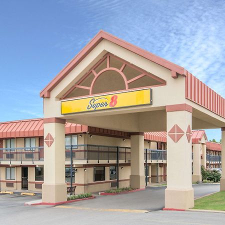 Super 8 By Wyndham Tulsa Hotel Exterior photo