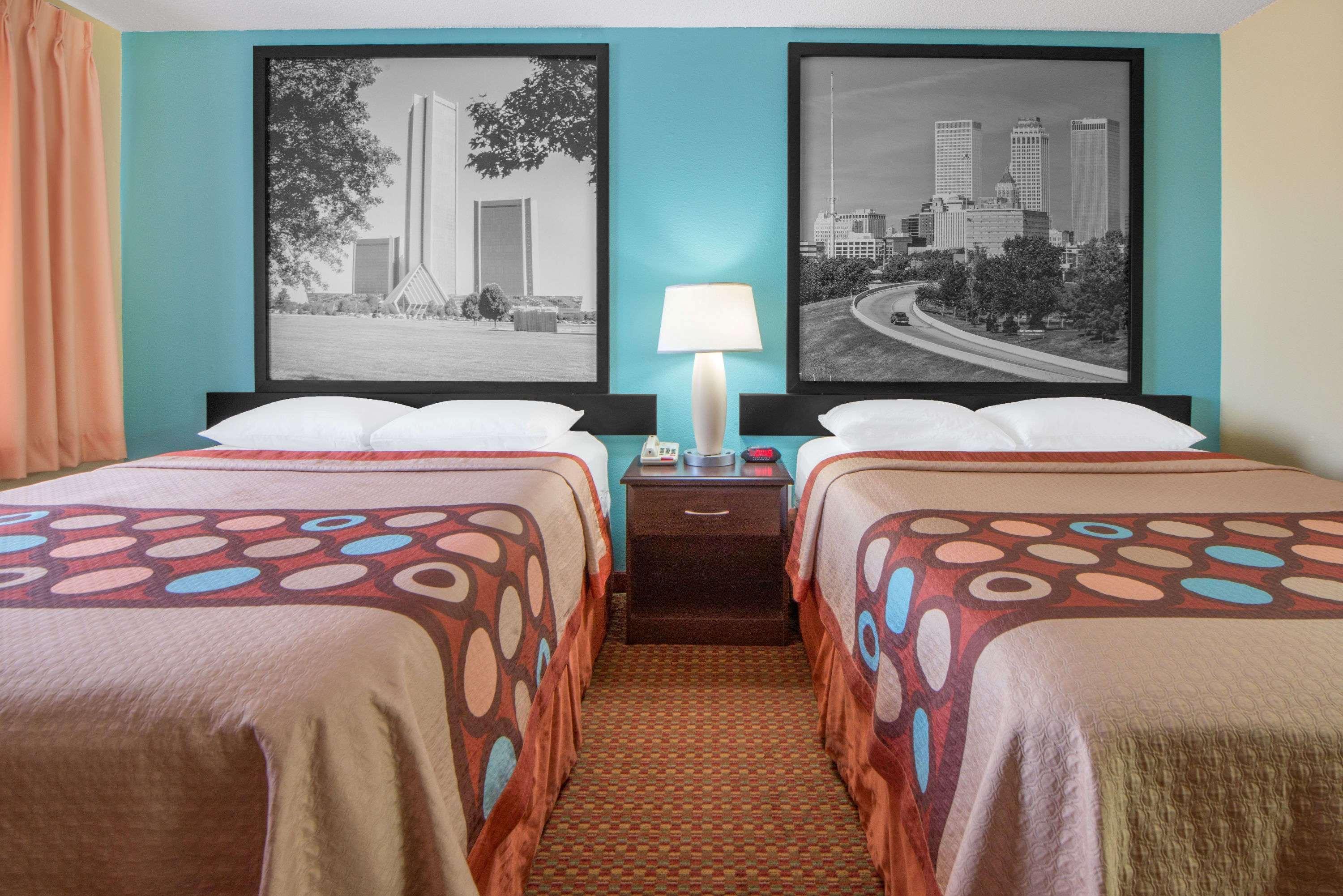 Super 8 By Wyndham Tulsa Hotel Exterior photo